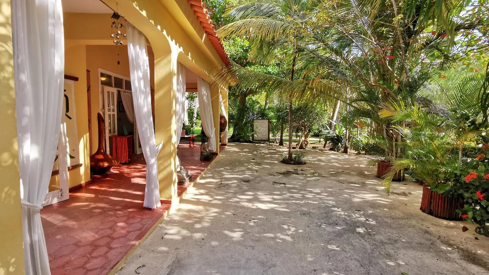 Caribbean Oasis - Villas And Apartments - Playa Los Corales Punta Cana